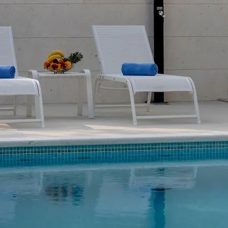 Ledjade * Макарска