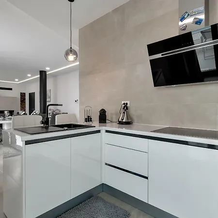 Ledjade * Макарска