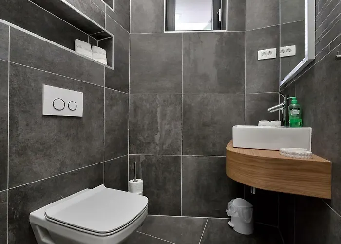 Ledjade Villa Makarska