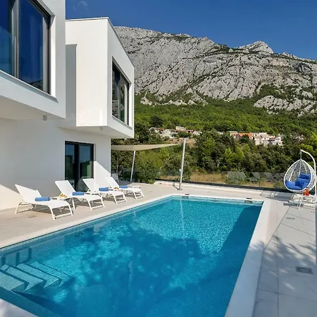 Ledjade Villa